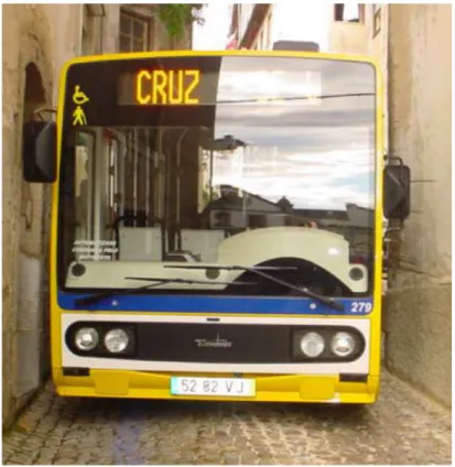 Figura 2.2- Mini-autocarro na zona alta da Cidade 