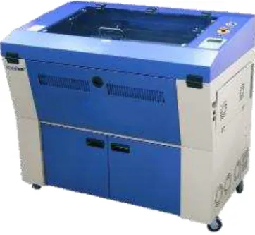 Figura 13 – Máquina de corte e gravação a laser  