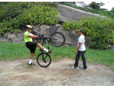 FIG. 13 - Sequência de saída inclinada à retaguarda (Passo 2). 