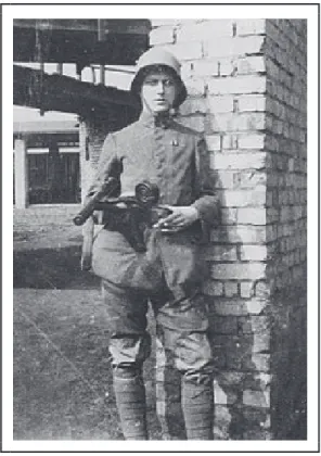 Figure 2. World War I German soldier with a MP 18 in Northern France.