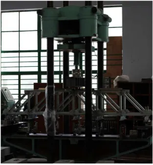 Figure 1   Load test devices of steel truss. 