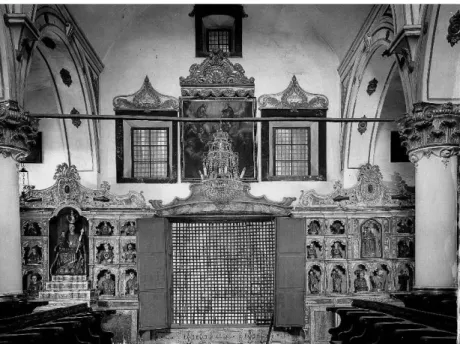 Figura 2 – Retábulos do coro alto do antigo Convento de Jesus (arquivo da DGEMN) 