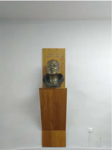 Figura 8. Busto Joaquim Rodrigues dos Santos Júnior (fotografia F. Carvalho, cortesia Centro  de Memória de Torre de Moncorvo, Fundo Professor Santos Júnior)