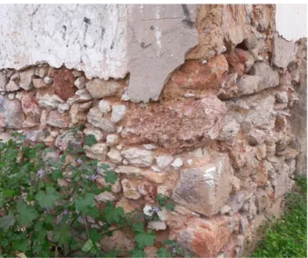 Figura 4.  Exemplo do tipo de alvenaria existente na zona costeira do Algarve (foto tirada na freguesia de  Albufeira)