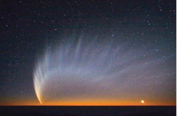 Figure 6 – Comets brought water, biogenic and volatile compounds from the      region of the gas giants (Jupiter, Saturn, Uranus and Neptune)      to the rocky planets (Mercury, Venus, Earth and Mars) when the      solar system reached the age of ~70 M.a
