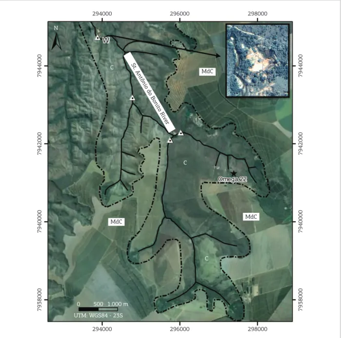 Figure 4. Headwaters of the Santo Antônio do Bonito River (dashed line), showing the Garimpo Wilson (W) and the  sampling sites (triangles), as well as the kimberlite Omega 22 (star)