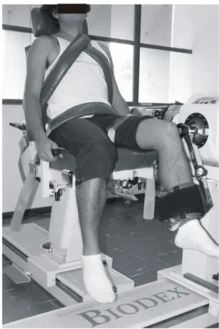 Figure 1. Positioning of volunteers during active peak torque evaluation of hamstrings.