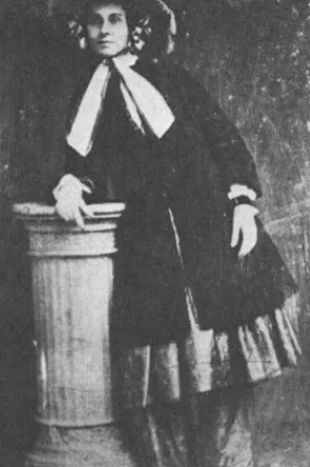 Figura  6_A  escritora  escocesa  Fanny  Wright,  a  primeira  mulher  a  vestir  calças  masculinas em público, em 1825” 
