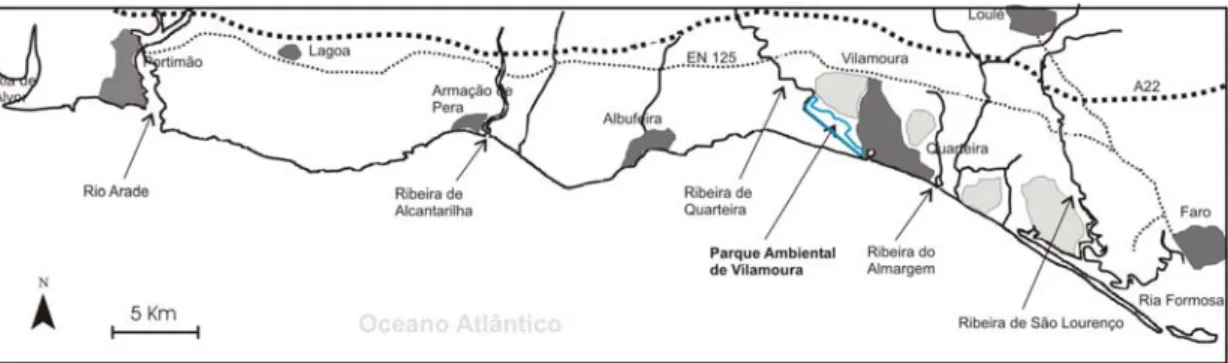 Figura 2 – Localização do Parque Ambiental de Vilamoura, e dos principais  aglomerados urbanos, vias de comunicação, e cursos de água, entre a Ria de Alvor  e a Ria Formosa, na costa sul do Algarve