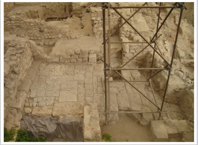Figura  5:  Troço  de  calçada  romana  do  século