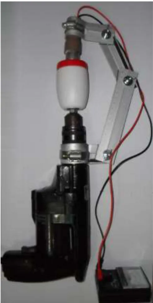 Figure  3  –  Rotary  viscometer  assembled  on  a  drilling  machine  set  upwards.  Multimeter  is  shown down at right