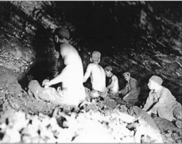 Figure 5 – Mining in a room, in the early twentieth century. Unknown author. Private collection, J