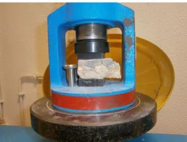 Figure 3 – General view of the applied compressive strength test 