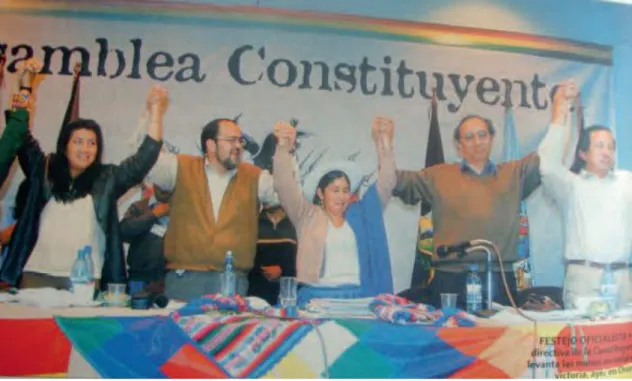 Foto  06  –  Oruro,  09  de  dezembro  de  2007,  dois  terços  dos  congressistas  presentes  aprovaram  os  411  artigos  da  Nova  Constituição  Política  do  Estado