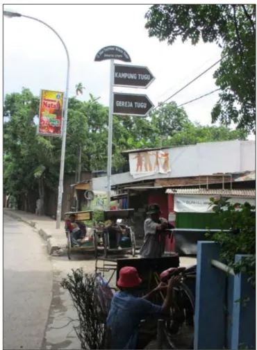 Figure 3. Signposts pointing towards Tugu Church and Tugu Village (Photo by author, 2013) 