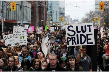 Foto  1  -  1º  SlutWalk  do  mundo  em  Toronto  –  Canadá  (2011).  Fonte: 