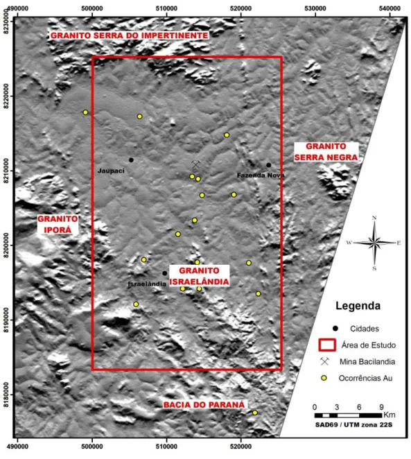 Figura 1.3: Vista do limite oeste da área de estudo ilustrando os distintos relevos correspondentes às  intrusões graníticas, à cobertura detrito-laterítica e ao domínio das rochas metavulcânicas