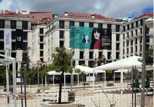 Fig. 3.  Instrumentalización  del  fado  como  “gancho”  para  vender  apartamentos  en  una  nueva promoción  inmobiliaria  en  la  Praça  do  Martim  Moniz