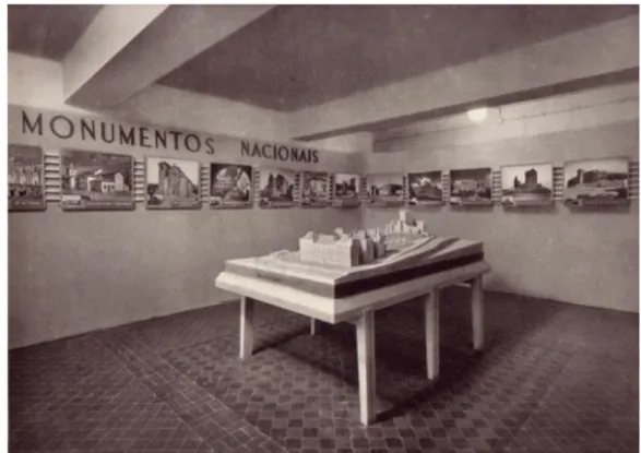 Figura 14: Fotografia de António Passaporte com um aspecto da representação da Direcção- Direcção-Geral dos Edifícios e Monumentos Nacionais, no pavilhão dos Edifícios e Monumentos, (QUINZE, 