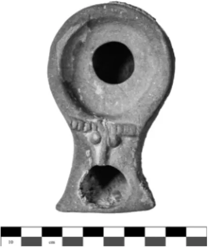Fig. 1 – Lucerna de influência helenística  do acampamento militar romano de  Cáceres el Viejo, forma Ricci H (séc