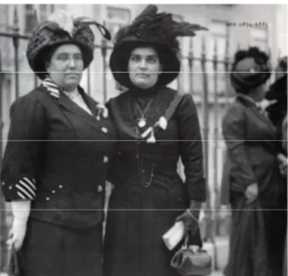 Fig. 8 - À esquerda, Ana de Castro Osório, com Carolina Beatriz Ângelo, no dia do seu voto, 28.05.1911, em Lisboa (Arroios)