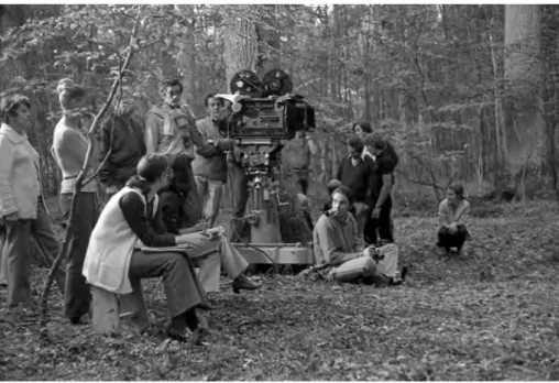 Figure 4 : L’équipe de tournage autour de J. Demy et son imposante caméra. Photo de Michel  Lavoix 1970