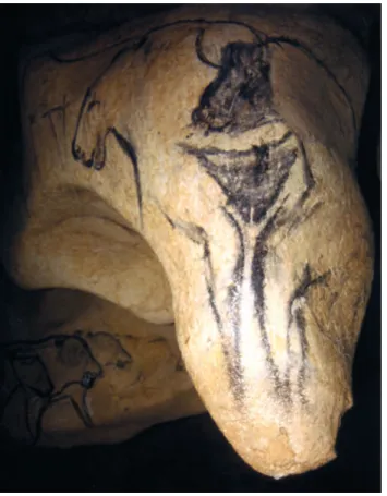 Figure 6 : La femme- femme-bison, être composite  de la salle du fond  de la grotte Chauvet  (Ardèche)