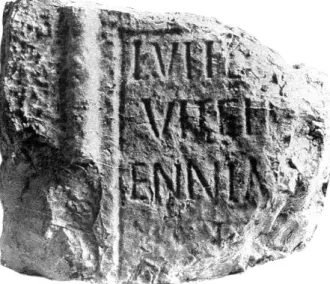 Fig.  10  — Vence.  Inscription fragmentaire (n°  10). 
