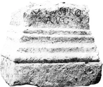 Fig.  2 —  Vence. Dédicace  d'un proc(urator)  Aug(usti) (n° 2). 