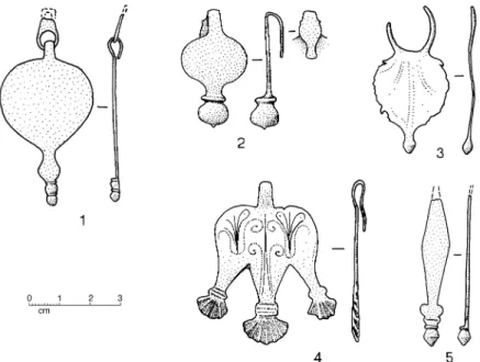 Fig. 3 — Pendants de harnais à crochet de Gaule méridionale : 1 et 2, Albias, Cos  (Tarn-et-Garonne) (anc