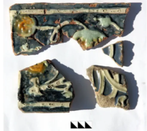 Fig. 2. (968, 976) Fragments of polychrome glazed ceramic stove tiles. 2013 excavations of the service structure at Mazepa’s manor in Honcharivka