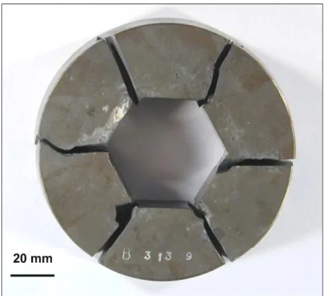 Fig. 2. Typical failure of an hexagonal die at corners.