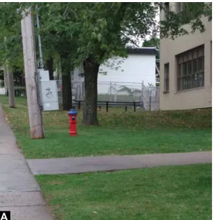 Figure 9 :   Boîtier de commande d’automatisation en divers contextes.       Situé devant une école [A], entre deux résiden- résiden-ces unifamiliales [B], sur le trottoir en façade d’immeubles à logements [C], en bordure de trottoir dans un milieu mixte  