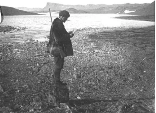 FIG. 1 Le commandant Bénard sur l’île de Nouvelle-Zemble, 1908  (© avec l’aimable autorisation du Musée d’ethnographie de Bordeaux 2) 
