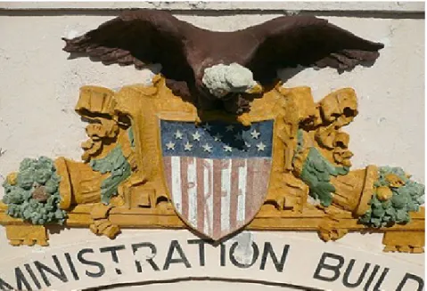 Figure 7.  Plusieurs  emblèmes  nationaux  des  États-Unis  furent  vandalisés  lors  de  l’occupation de l’île d’Alcatraz afin de suggérer un message d’espoir pour les Premières  Nations combattantes
