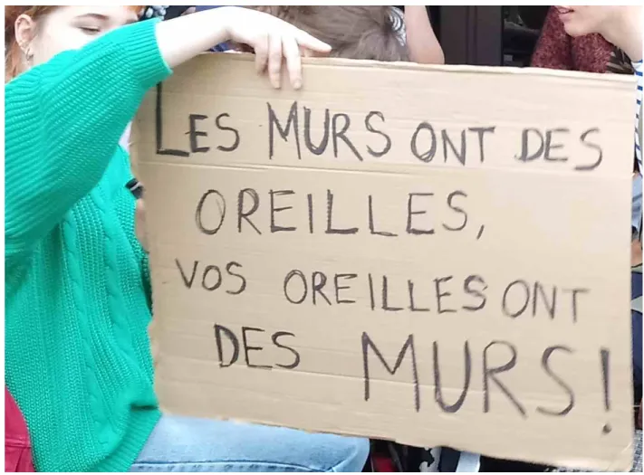 Figure 1. Slogan de mai 68 repris par Caroline Wojcik, étudiante de licence musique  de l’université Paris 8 lors des mobilisations étudiantes contre la loi ORE du gouvernement  néo-libéral de Macron (avril 2018)