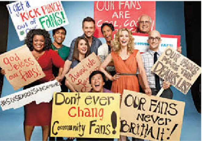 Figure 1.  –  Une amatrice de la sitcom Community,  Catherine Boyd, protestant devant les bureaux de  NBC