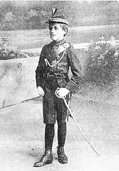 figure 1: Mario Michaud, capitaine de la compagnie des tout petits du Collège Mont Saint-Louis, 1902