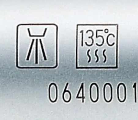 Figure 6 Symboles de sécurité  pour traitement par  laveur-désinfecteur (gauche) et autoclave  (droite, ici la température de cycle  est spécifiée) [7]