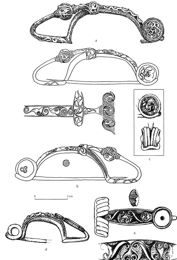 Fig. 4 - a,  dessin de la fibule de Conflans-sur-Seine, Marne (d'après Goury, 1911) ; b,  relevés et développés des décors de la même fibule (d'après  Kruta, 1976) ; c,  disques du cache-ressort et leur décor de rinceau et triscèle (dessin A