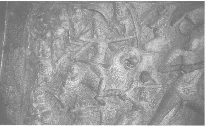 Fig.  1  1  - Mahisamardini, VIe s., Mahabalipuram (Tamil Nad), grotte  de Mahisasuramardini, in situ