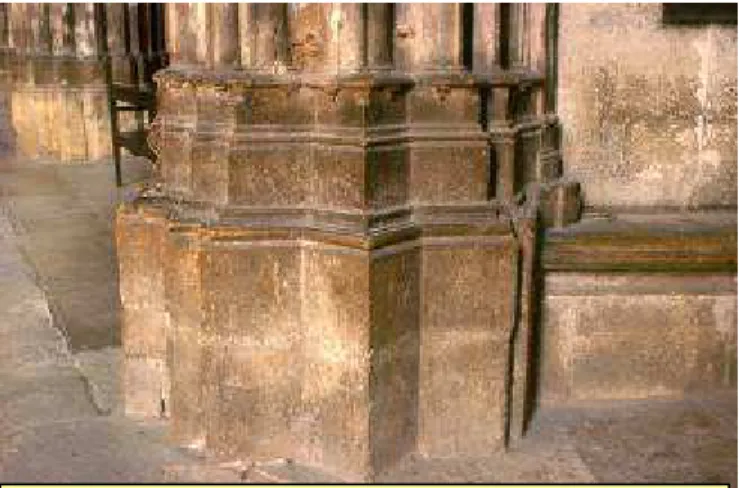 Fig. 23. Rouen, cathédrale,  bras sud du transept, revers  de façade : bases d’une pile  engagée (image de synthèse) 