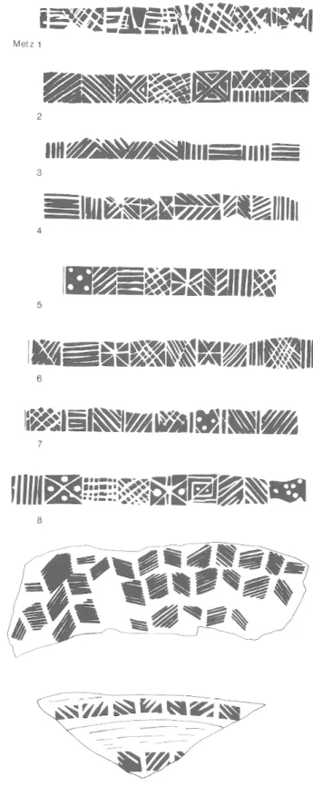 Fig.  5  En  haut,  les  molettes  inédites  reconnues  dans  le  grand  amphithéâtre  de  Metz