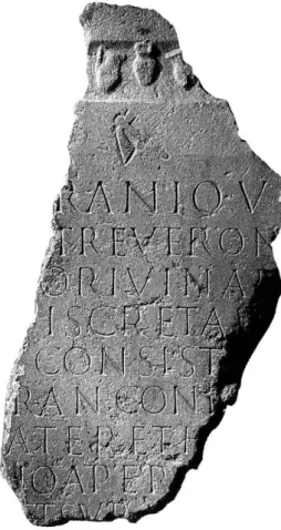 Fig.  14  —  Stèle  d'un  Trévire, commerçant en vins  et  en céramiques  installé  à  Lyon