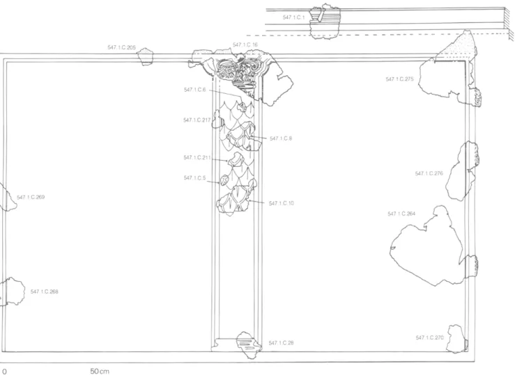 Fig. 9 — Décor C :  restitution du fût  à imbrications. 