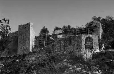 Fig. 198 – BUOUX, Fort. Le secteur du corps de garde en cours de restauration,  partie extérieure (cliché Chr