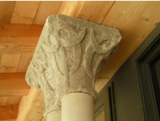 Fig. 2 : Marciac, jardin des « Granges », chapiteau double provenant de Berdoues. 