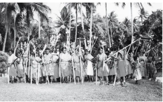 Fig. 2 : Les femmes s’apprêtent à danser le Sowahavin.