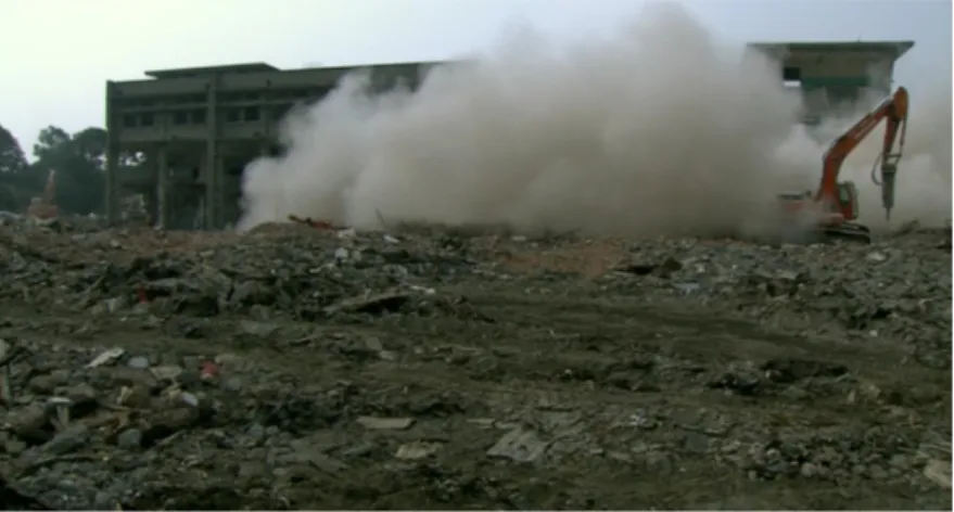 FIG. 11  :  Destruction de la  cité ouvrière de L’usine 420 à  Chengdu,  dans 24 City (2008)