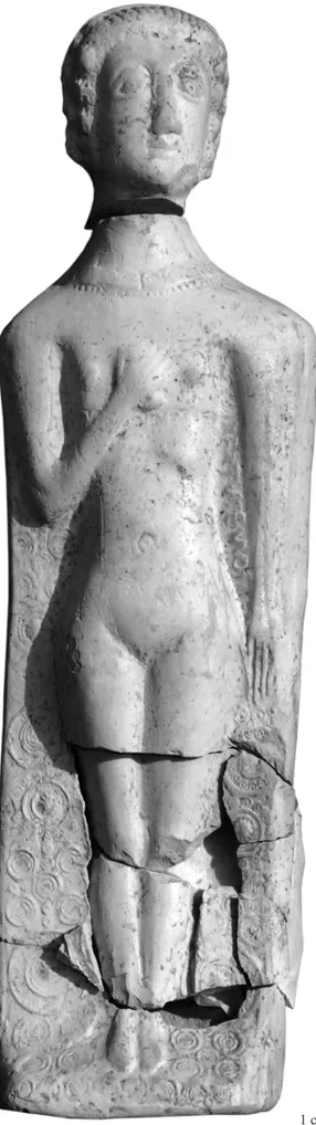 Figure 11 - La statuette dite « Vénus à gaine »  trouvée dans la fosse – terre cuite, 22 × 6,4 cm 